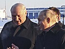 Ruský prezident Vladimir Putin v druném hovoru s bloruským prezidentem...