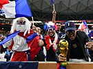 Francouztí fanouci ped zaátkem finálového duelu s Argentinou na mistrovství...