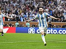 Lionel Messi slaví trefu ve finále mistrovství svta proti Francii.