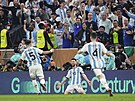 Argentinský kapitán Lionel Messi slaví gól Argentiny ve druhém prodlouení...