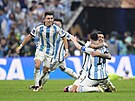 Argentintí fotbalisté slaví vítzství ve finále mistrovství svta proti...
