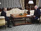 Ruský prezident Vladimir Putin a bloruský prezident Alexander Lukaenko hovoí...