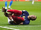 Kylian Mbappé v bolestech pi semifinálovém zápase na mistrovství svta 2022.
