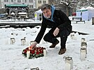 Poslanec a radní pro kulturu Prahy 6 Jan Lacina rozsvítil v �abachov� parku...