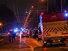 Po poáru domu na pedmstí Lyonu ve Francii zahynulo 10 lidí. Na míst...