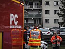 Po poáru domu na pedmstí Lyonu ve Francii zahynulo 10 lidí. Na míst...