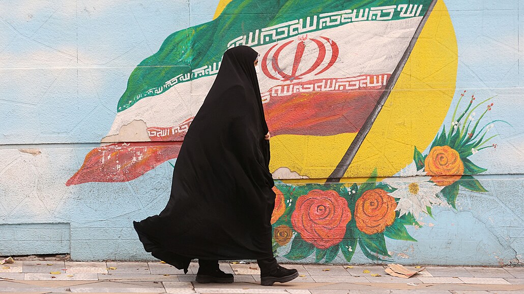 Íránská ena v ulicích Teheránu (6. prosince 2022)
