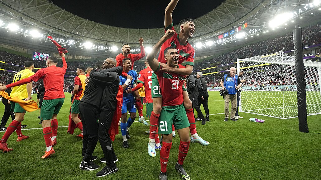 Maroané oslavují postup do semifinále mistrovství svta.