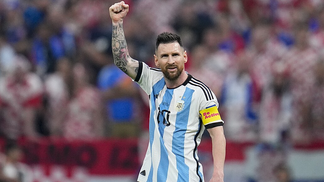 Argentinský úto�ník Lionel Messi oslavuje sv�j gól v semifinále mistrovství...
