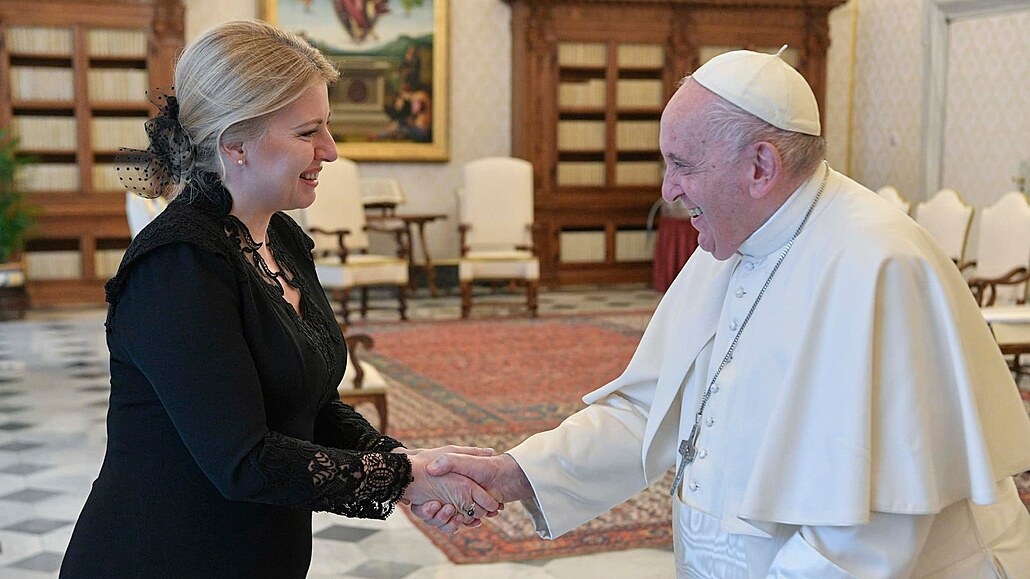 Slovenská prezidentka Zuzana aputová se ve Vatikánu setkala s papeem...