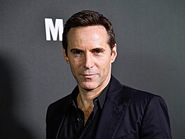 Alessandro Nivola