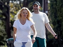 Bývalá modelka a hv�zdu seriálu Pob�e�ní hlídka Pamela Andersonová se op�t...