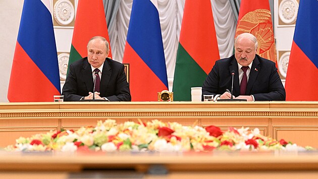 Rusk prezident Vladimir Putin a blorusk prezident Alexandr Lukaenko na jednn v Minsku (19. prosince 2022)