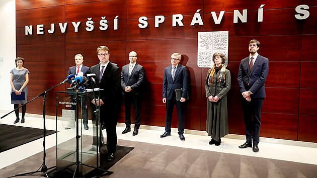 Briefing Nejvyho sprvnho soudu k rozhodnutm o nvrzch tkajcch se registrace kandidtnch listin pro volbu prezidenta republiky. (13. prosince 2022)