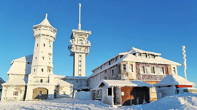 R�no na vrcholu Kl�novce po mraziv� noci (13. prosince 2022)