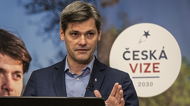 Prezidentsk kandidt a sentor Marek Hiler na tiskov konferenci (19. prosince 2022)