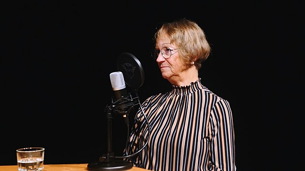 Nkdej krasobruslaka Eva Graham Romanov bhem rozhovoru pro podcast Z voleje.