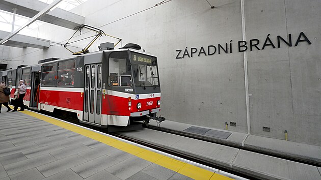 V Brn zaal provoz na nov tramvajov trati, jej soust je i 600 metr dlouh tunel se zastvkou Zpadn Brna.