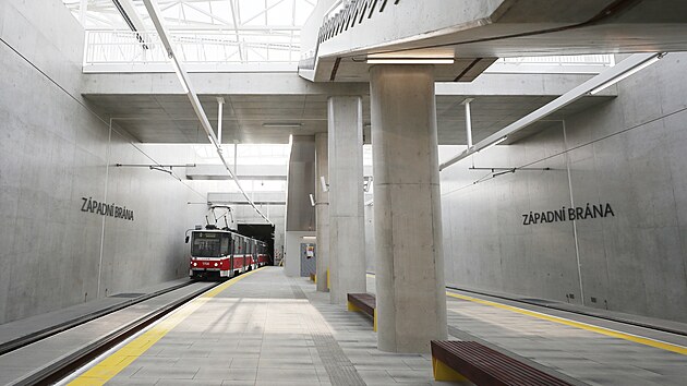 V Brn zaal provoz na nov tramvajov trati, jej soust je i 600 metr dlouh tunel se zastvkou Zpadn Brna.