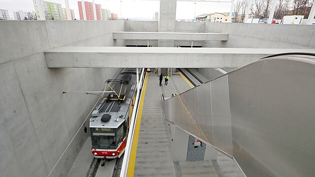 V Brn v nedli zaal provoz po zbrusu nov trati, jej soust je i nejdel tramvajov tunel v esku, dky nmu se j pezdv brnnsk metro.