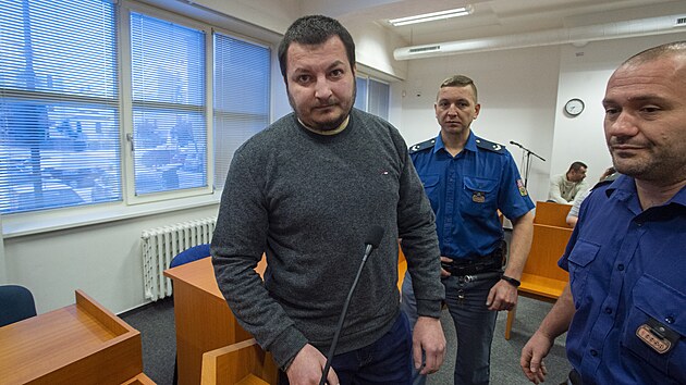 Ob�alovan� Josef Dvo��k p�ed soudem