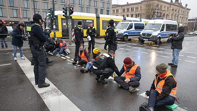 Aktivist v Berln protestovali proti klimatick politice spolkov vldy. (5. prosince 2022)