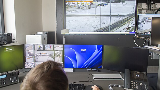 Dispe�ink m� dokonal� p�ehled o tom, co se d�je na d�lnici.