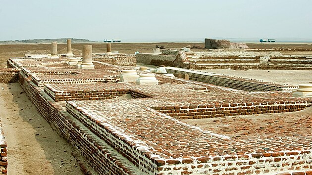 Jednou z prvnch zastvek Svat rodiny v Egypt bylo Pelusium, kdysi run pstav, dnes bohat archeologick nalezit.