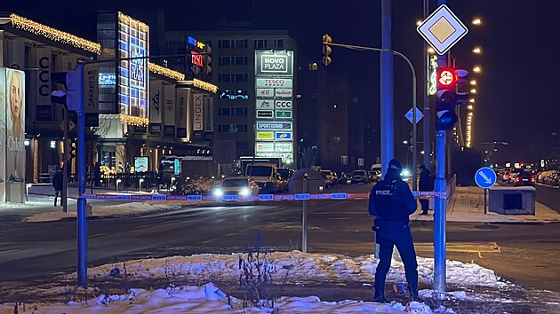 V Praze v Novodvorské ulici muž pobodal dvě ženy. (17. prosince 2022)