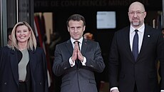 První dáma Ukrajiny Olena Zelenská, prezident Francie Emmanuel Macron a premiér...