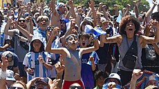 Argentinští fanoušci sledují finále fotbalového mistrovství světa.