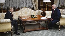 Ruský prezident Vladimir Putin a běloruský prezident Alexander Lukašenko hovoří... | na serveru Lidovky.cz | aktuální zprávy