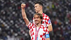 Luka Modri� s bronzovou medailí z mistrovství sv�ta v Kataru.