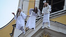 Slet and�l� v Ú�t�ku je pravidelnou sou�ástí dobového jarmarku Ú�t�cký advent.
