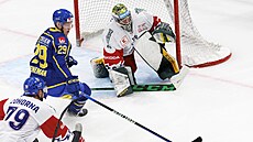 Emil Heineman se snaí prodrat pes Tomáe Zohornu do zakonení.