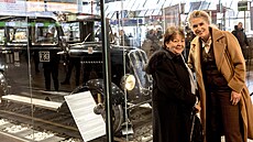 Slavnostní odhalení filmové drezíny z Ost�e sledovaných vlak�. Na fotografii je...