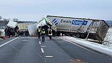 Dopravní nehoda u Mladé Boleslavi. elní stet dvou nákladních automobil u...