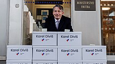 Prezidentský kandidát Karel Divi�