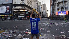 Sjednotili zemi. Argentinští fotbalisté rozjásali své příznivce v době, kdy se...