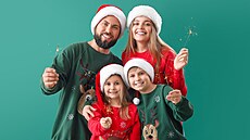 Nezapomínejte, �t�drý den není jen o dárcích. Vánoce mají hlub�í smysl.