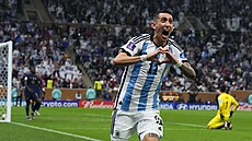 Argentinský fotbalista Ángel Di María oslavuje svůj gól do sítě Francie ve...
