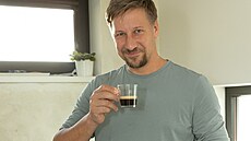 V kuchyni Václav nejradji vaí kávu.