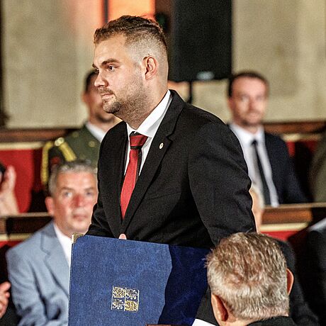 Marek Klimus z Velkých Nmic na Beclavsku dostal od prezidenta Miloe Zemana...