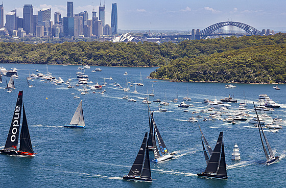 Jachtaská regata ze Sydney do Hobartu.