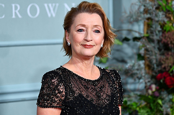 Lesley Manville, pedstavitelka princezny Margaret z 5. ady seriálu Koruna (8....