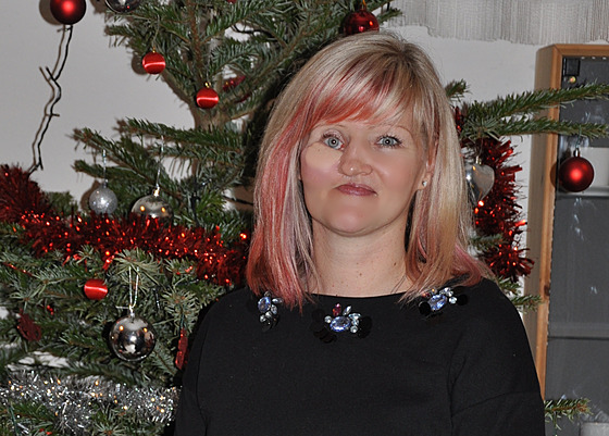 Mirka Dobeová po úspné rekonstrukci oblieje o Vánocích 2022.