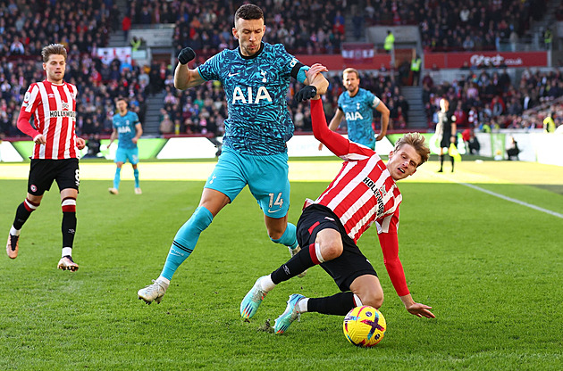 ONLINE: Tottenham brání pohárové příčky proti Brentfordu, pak nastoupí Arsenal