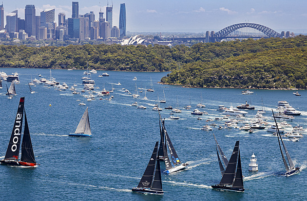 Maxijachta Andoo Comanche se vrátila na regatu Sydney-Hobart pro čtvrtou výhru