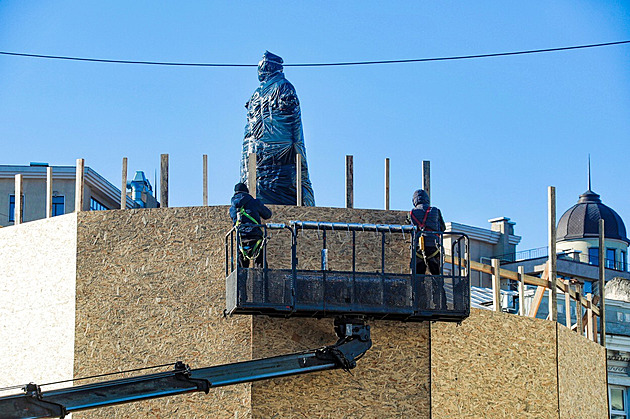 Ukrajina se zbavuje pomníků spojených s Ruskem. Poputují do muzea umění