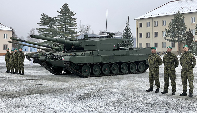 Nové tanky nabírají zpoždění. Důležité je se rozhodnout, nejhorší by bylo to celé zrušit, říká exnáčelník Šedivý